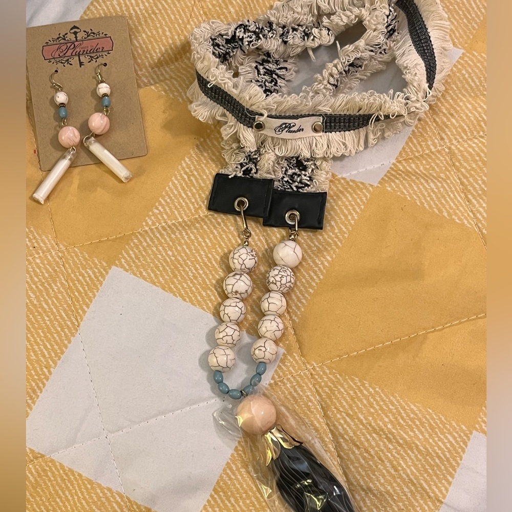 Plunder Earring and Necklace Set